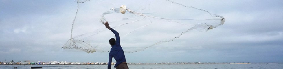 Pêche à l'épervier sur la lagune de Cotonou, Sud Bénin|
